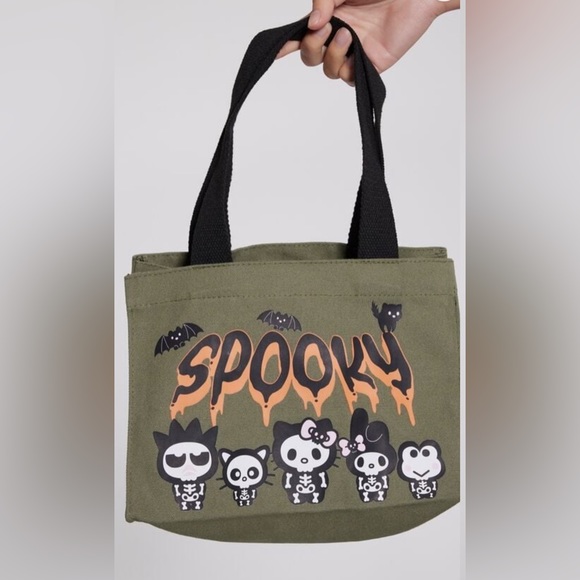 24HR DROP ⬇️ Hello Kitty skeleton Halloween cotton tote - Picture 2 of 3